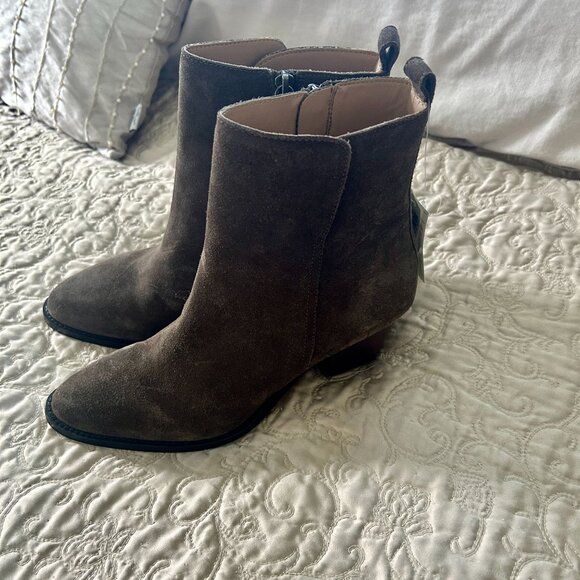 Banana Republic Dark Green Suede Ankle Boots With Side Zipper & Block Heel - Picture 2 of 11
